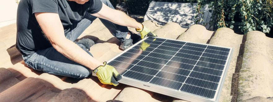 How can installing solar panels affect my Florida homeowners’ insurance?