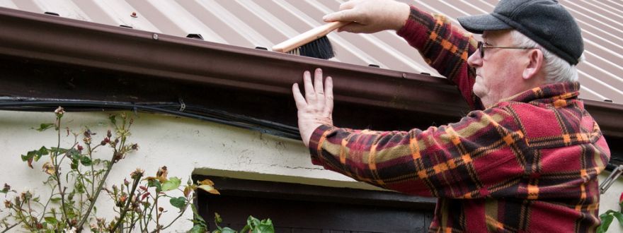 winter preparation tips for Texans like cleaning out gutters