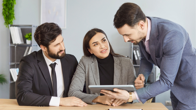 insurance agent client meeting